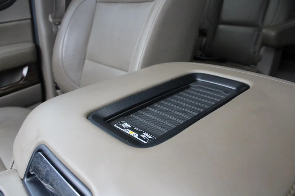 Used 2016 White GMC SLT image 21