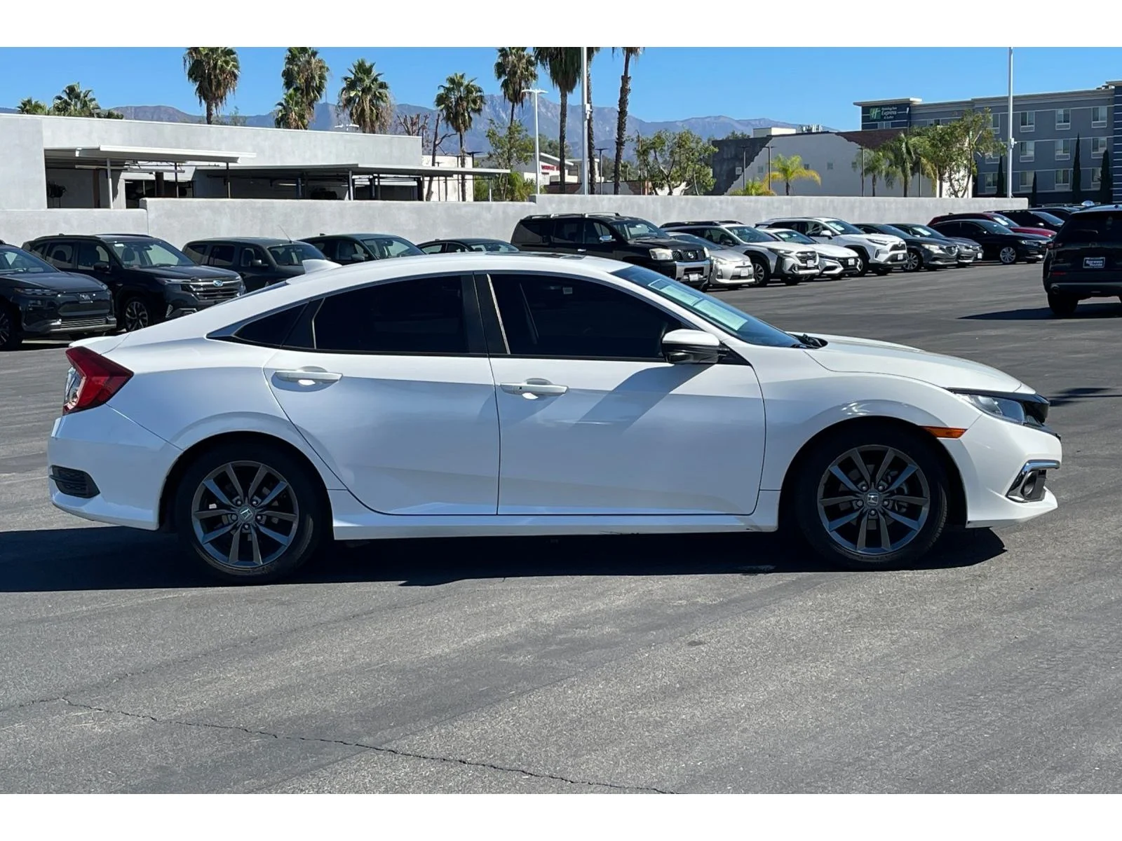 Used 2019 Platinum White Pearl Honda EX-L image 4