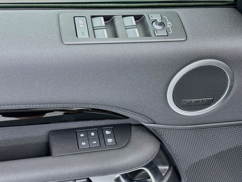 New 2026 Fuji White Land Rover S image 22