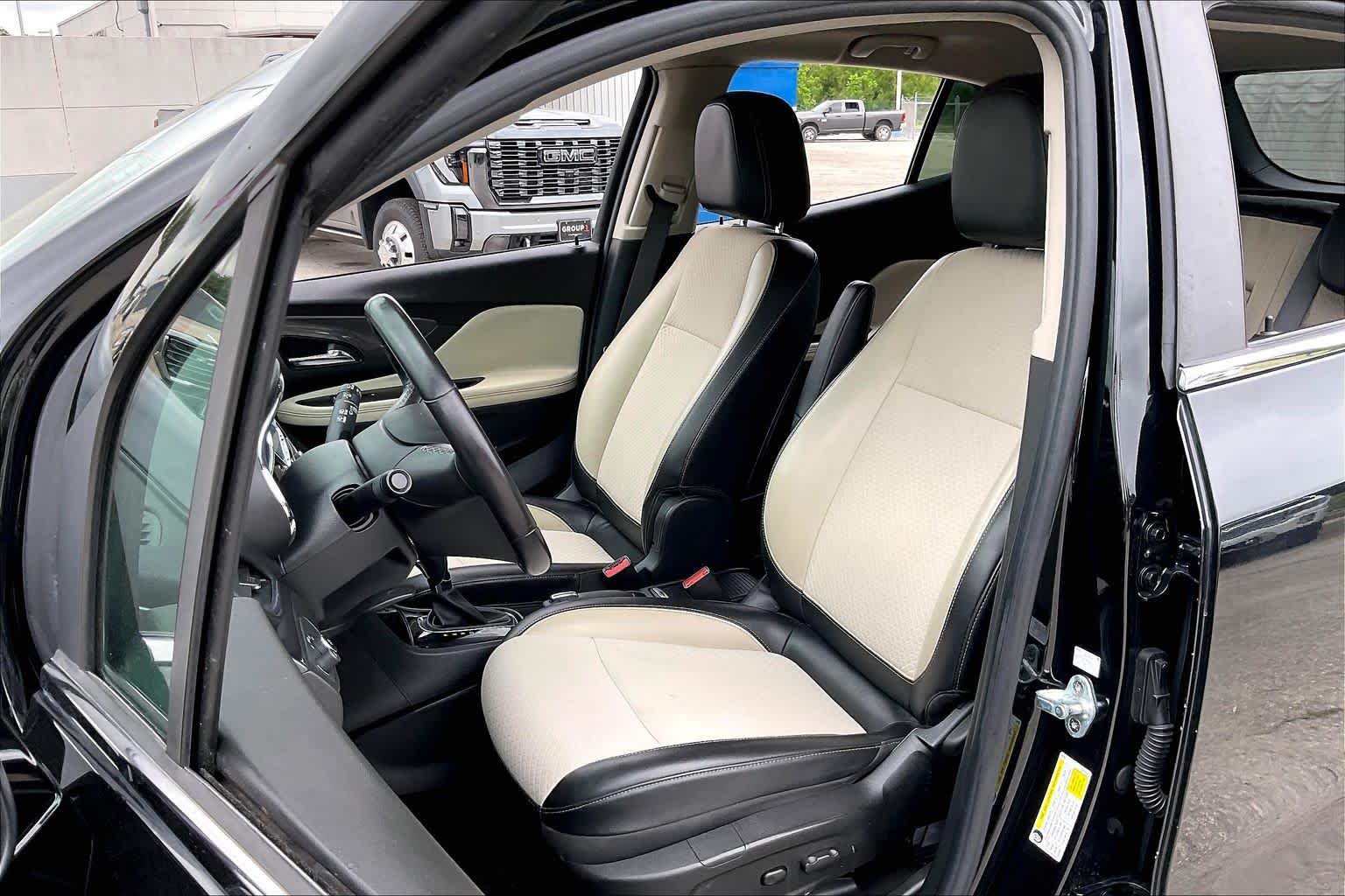 Used 2020 Ebony Twilight Metallic Buick Preferred image 8