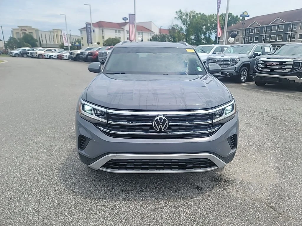 Used 2020 Gray Volkswagen 3.6L V6 SE w/Technology image 2