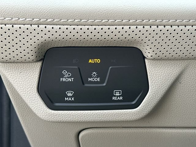 New 2026 Silver Volkswagen 2.0T SE w/Technology image 34
