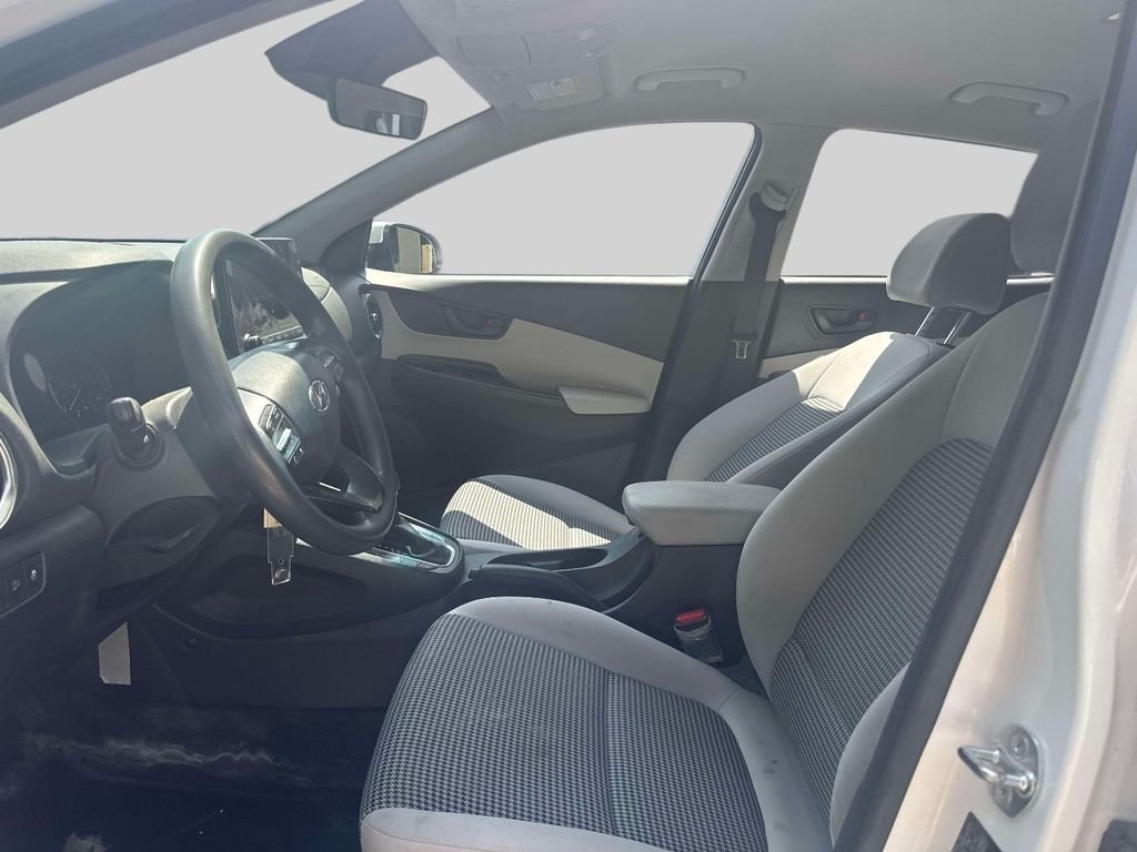 2023 Hyundai Kona SE - Photo 17