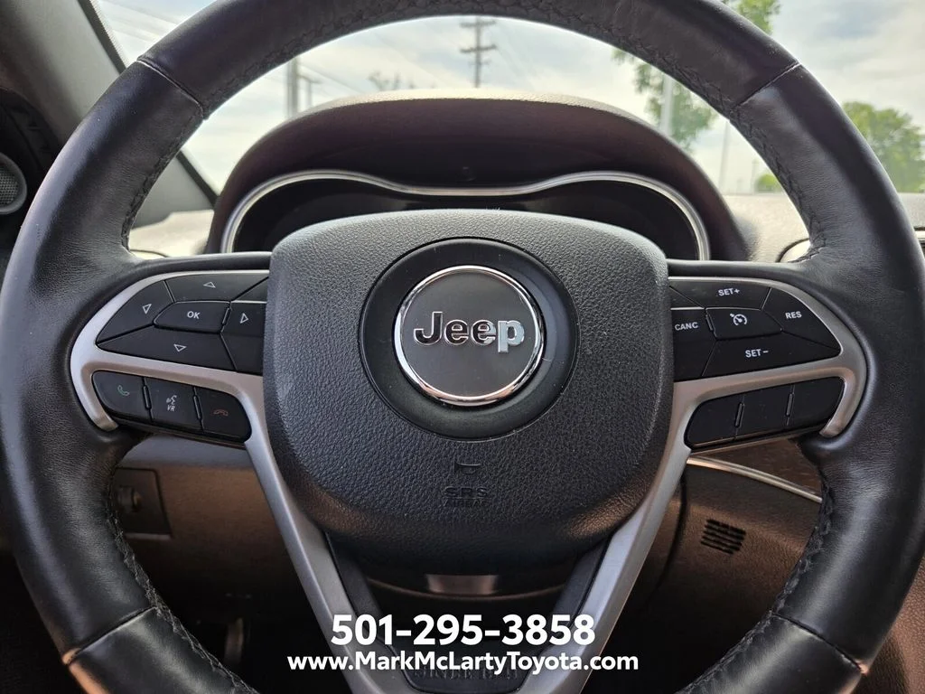 Used 2018 White Jeep Limited image 25
