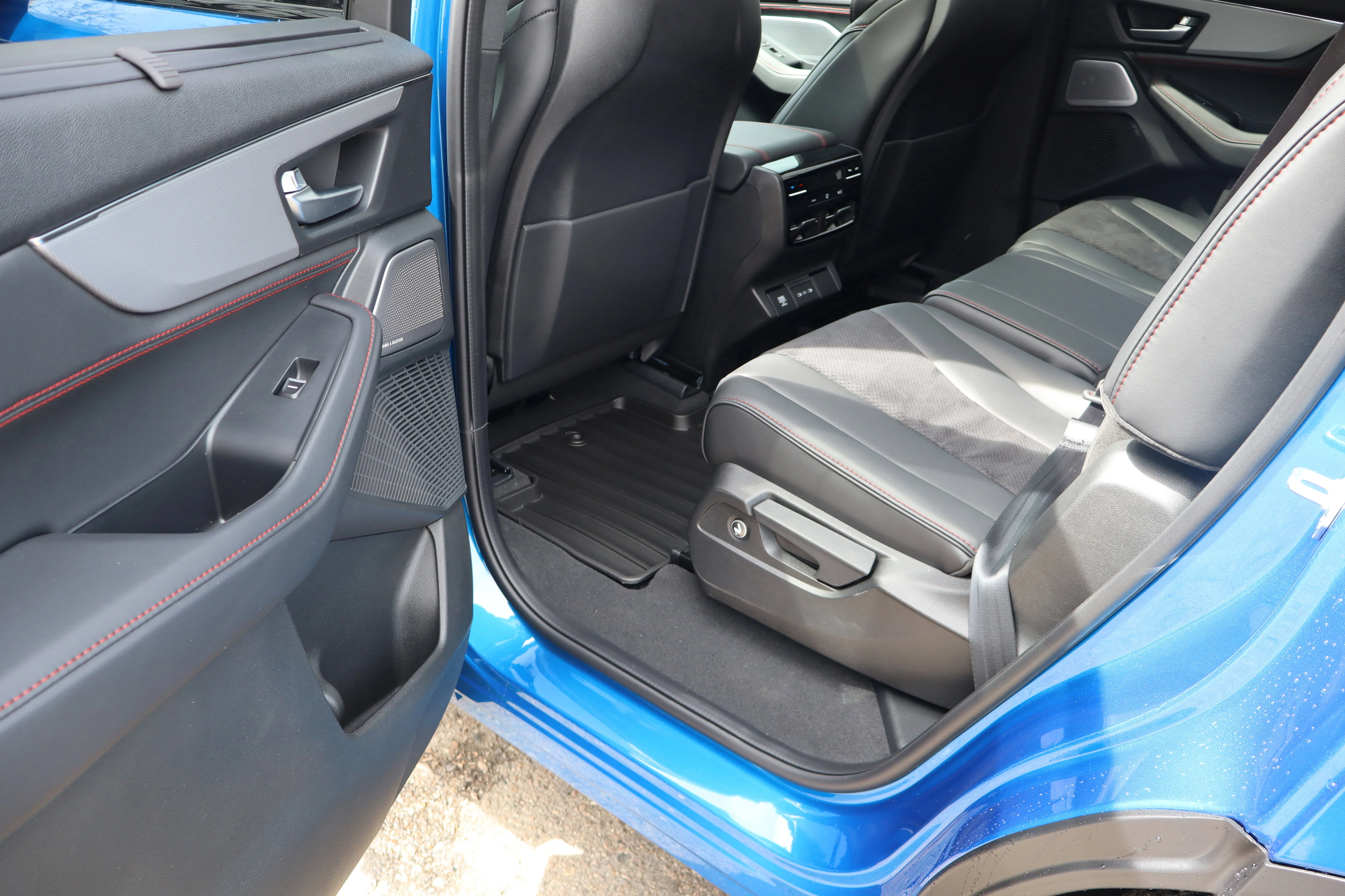 New 2026 Double Apex Blue Pearl Acura w/A-Spec Package image 28