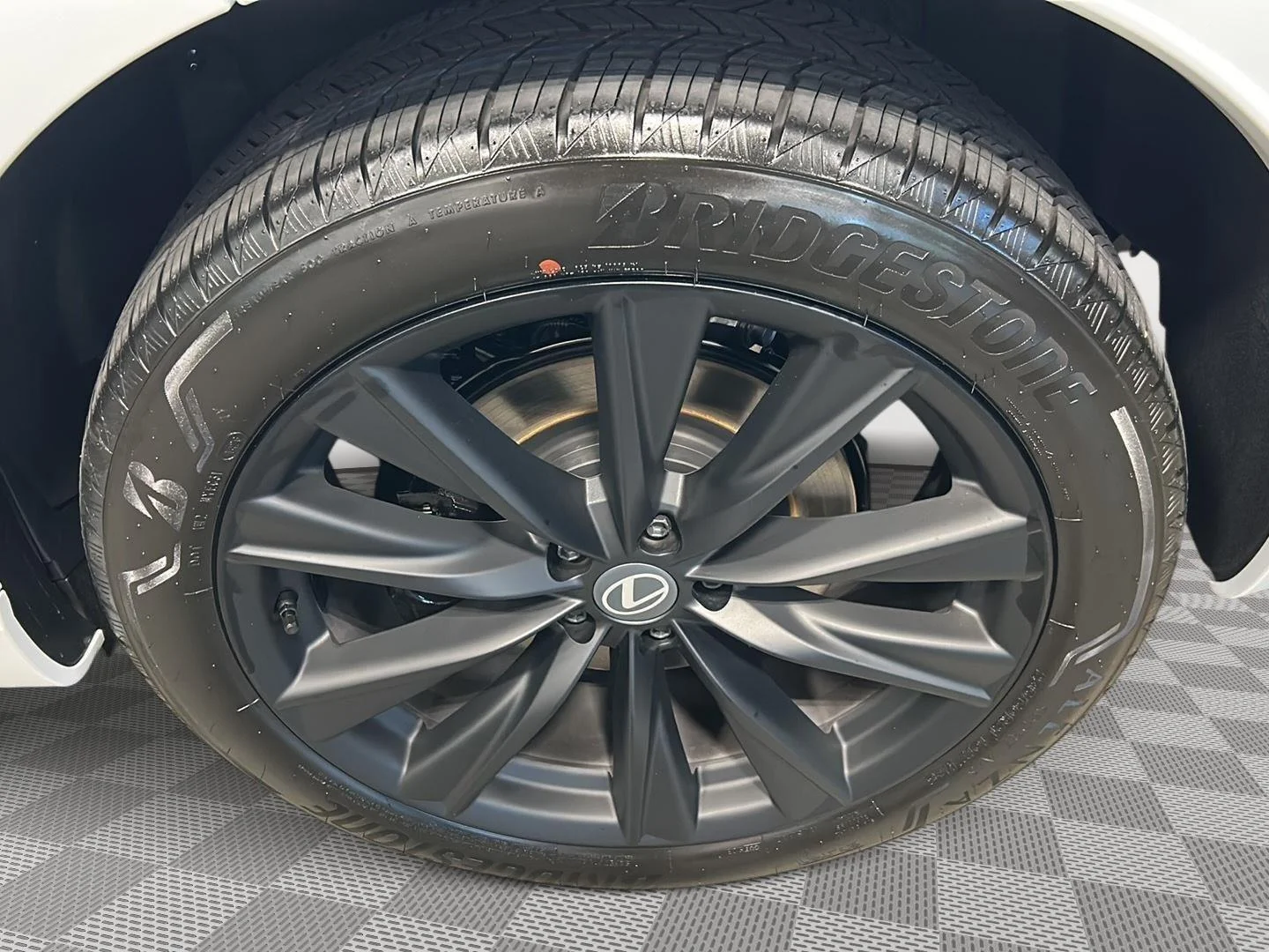 New 2026 Ultra White Lexus RX 500h F SPORT Performance image 23