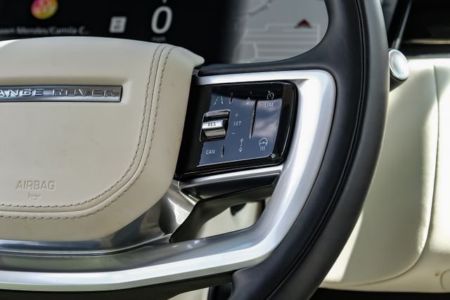 Used 2025 White Land Rover SE image 20
