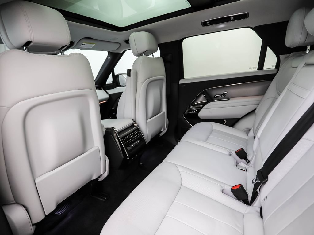 Used 2024 Santorini Black Metallic Land Rover SE image 21