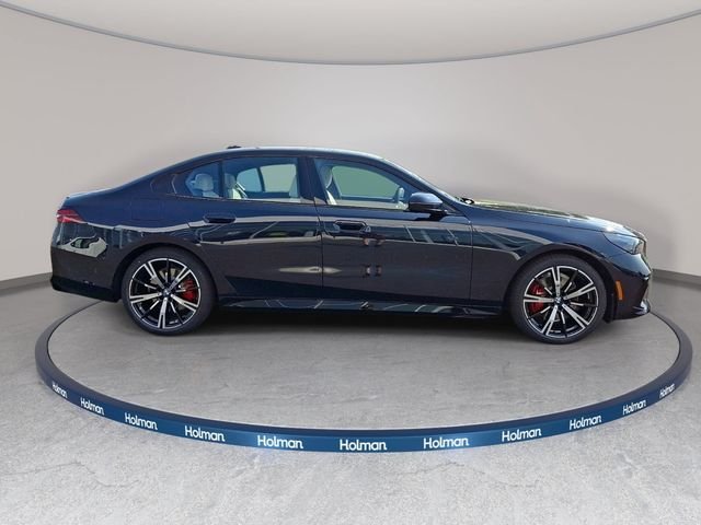 New 2027 Carbon Black Metallic BMW 530i xDrive image 4