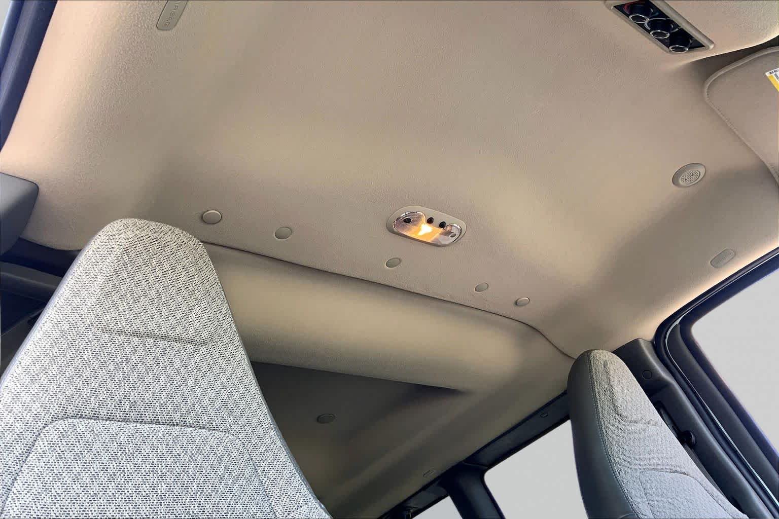 Used 2025 Summit White GMC LT image 14