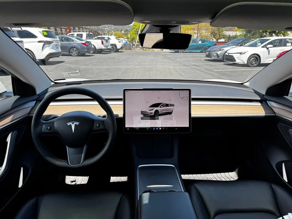 Used 2023  Tesla Base image 12
