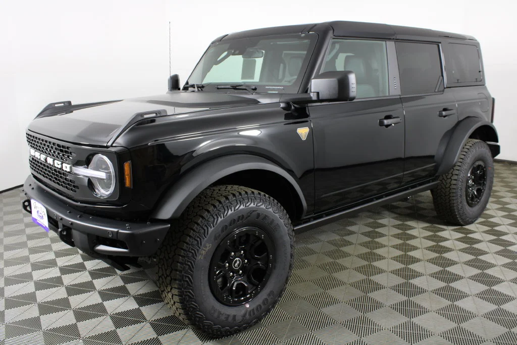 New 2026 Shadow Black Ford Badlands image 3