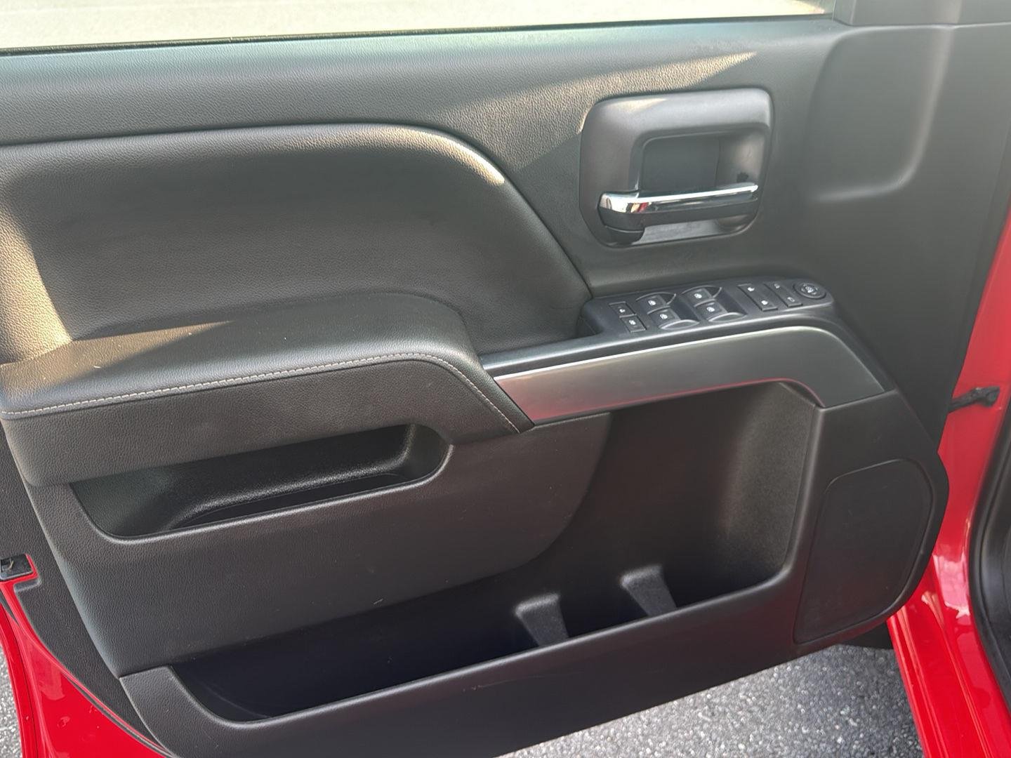 Used 2018 Red Hot Chevrolet LT image 27
