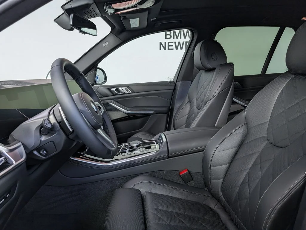New 2026 Gray BMW xDrive40i image 2