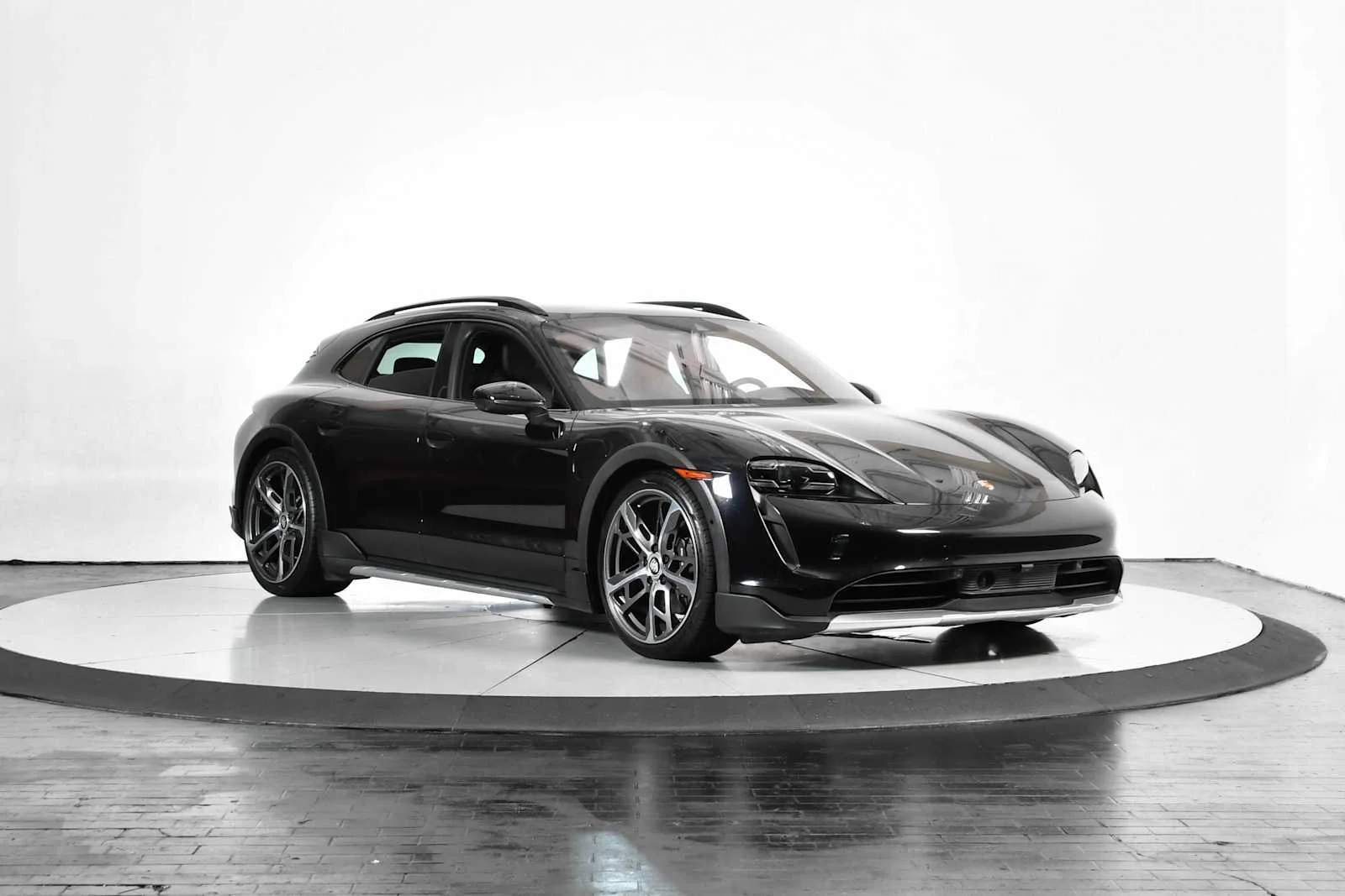 Used 2021 Jet Black Metallic Porsche 4 image 8