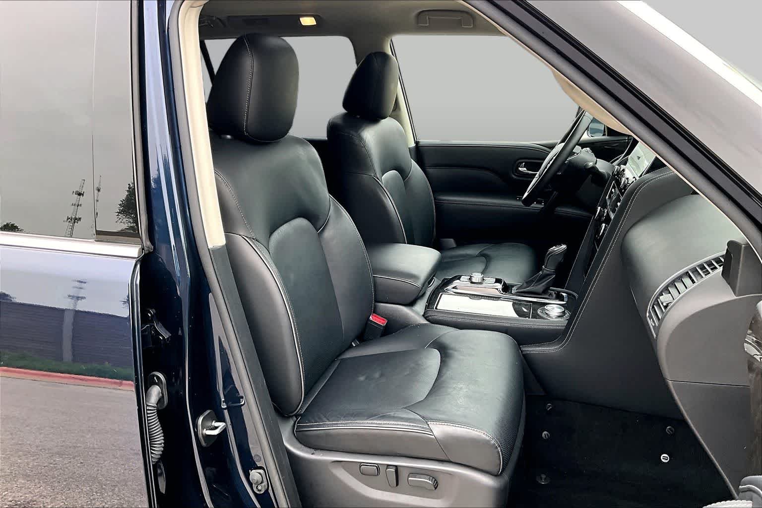 Used 2023 Hermosa Blue INFINITI LUXE image 9