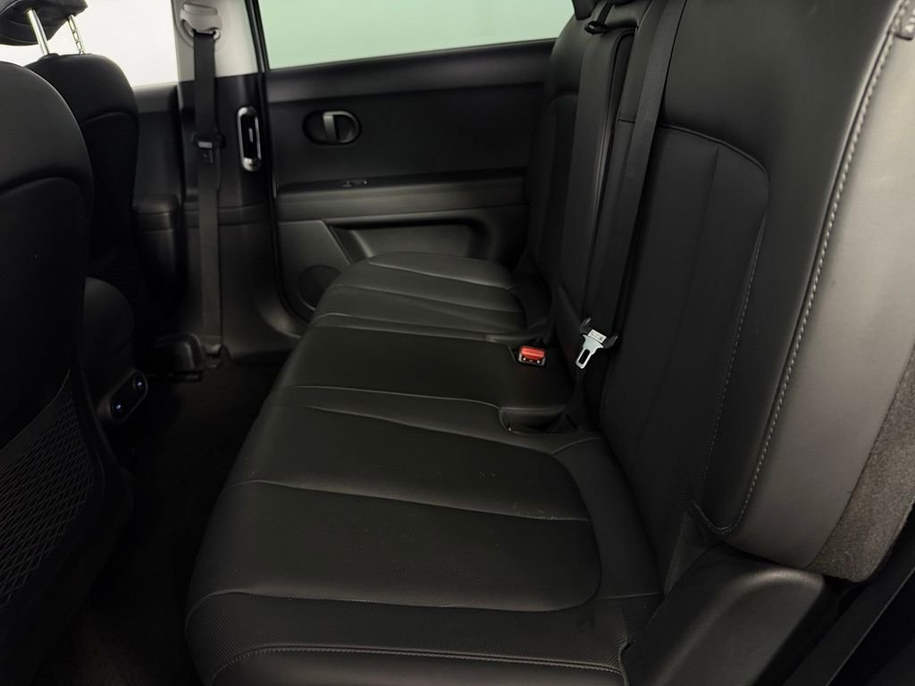 Used 2025 White Hyundai SEL image 26