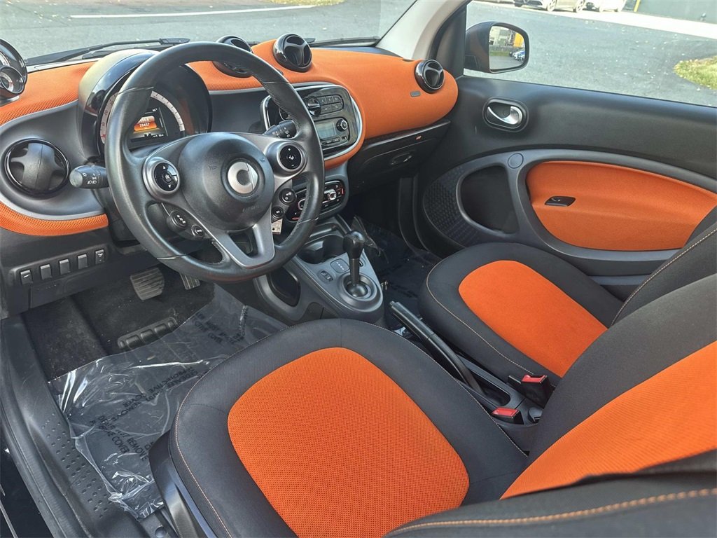 Used 2018 smart fortwo passion with VIN WMEFJ9BA3JK321863 for sale in Vienna, VA