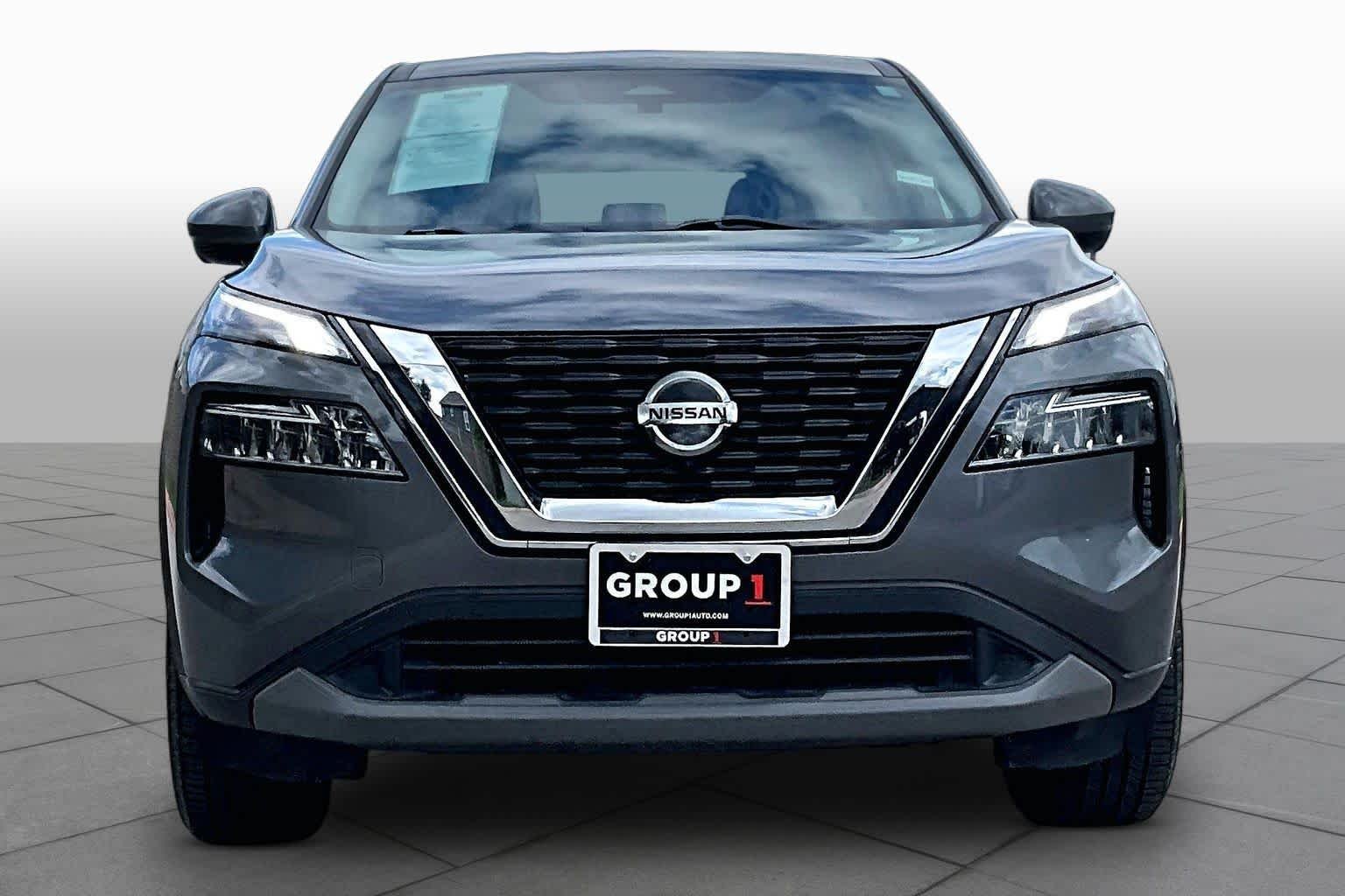 Used 2021 Gun Metallic Nissan SV image 4