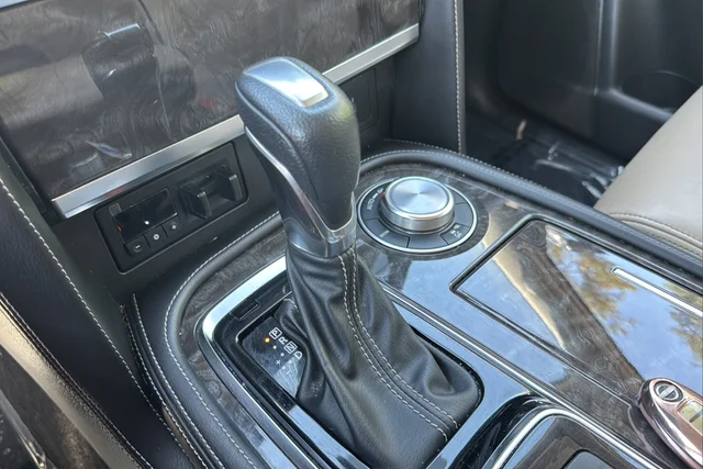 Used 2022 Super Black Nissan Platinum image 18