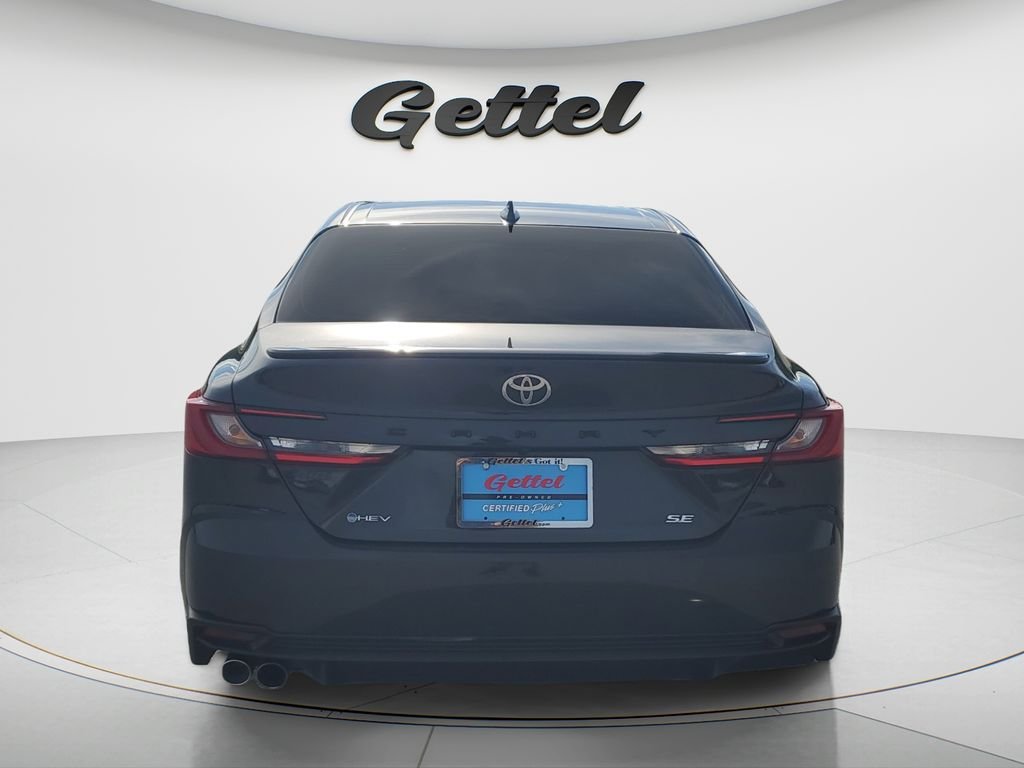 Used 2025  Toyota SE image 6