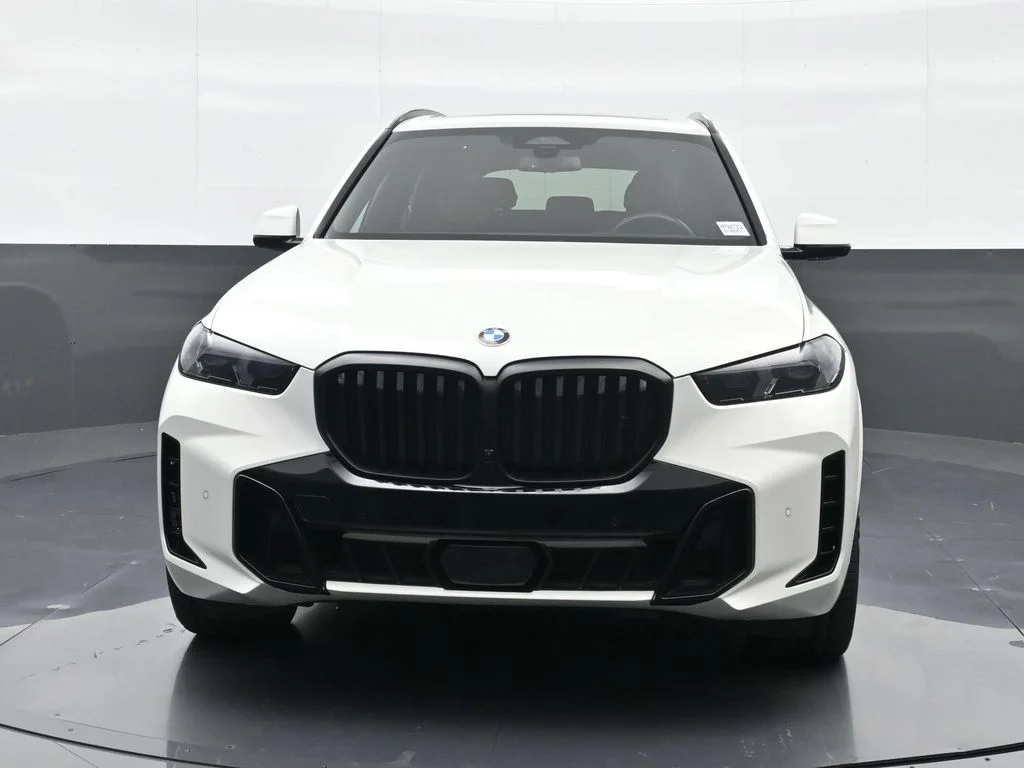 Used 2024 White BMW sDrive40i image 15