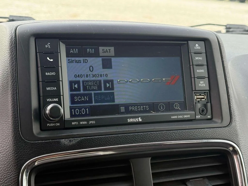 Used 2011 Gray Dodge Crew image 20