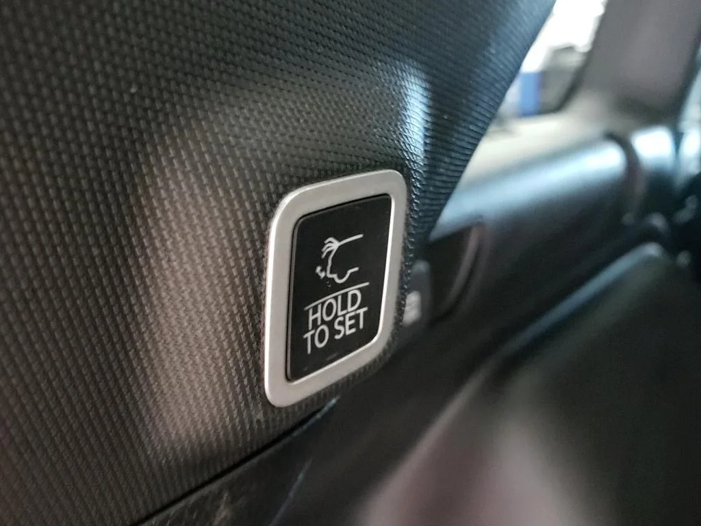 Used 2024 Diamond Black Jeep Altitude X image 10