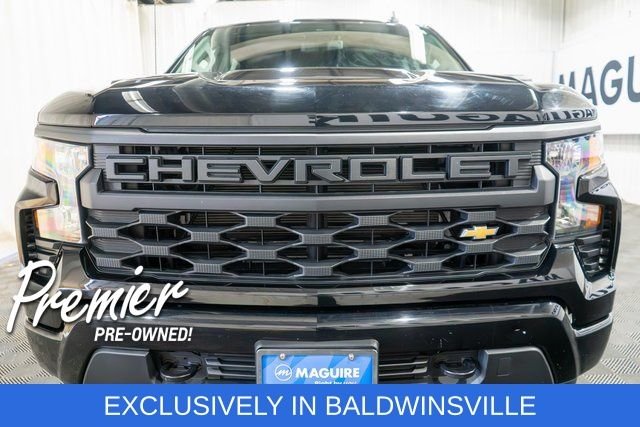 Used 2023 Black Chevrolet Custom image 3