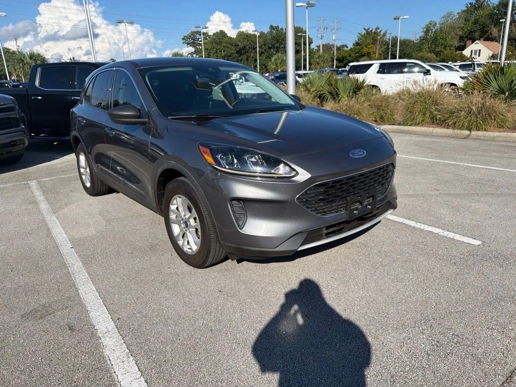 Used 2022 Gray Ford SE image 1
