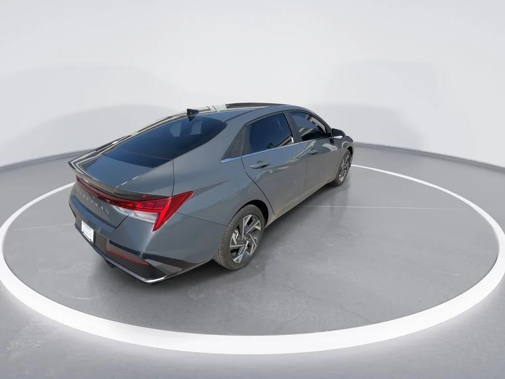 Used 2024 Gray Hyundai SEL image 8