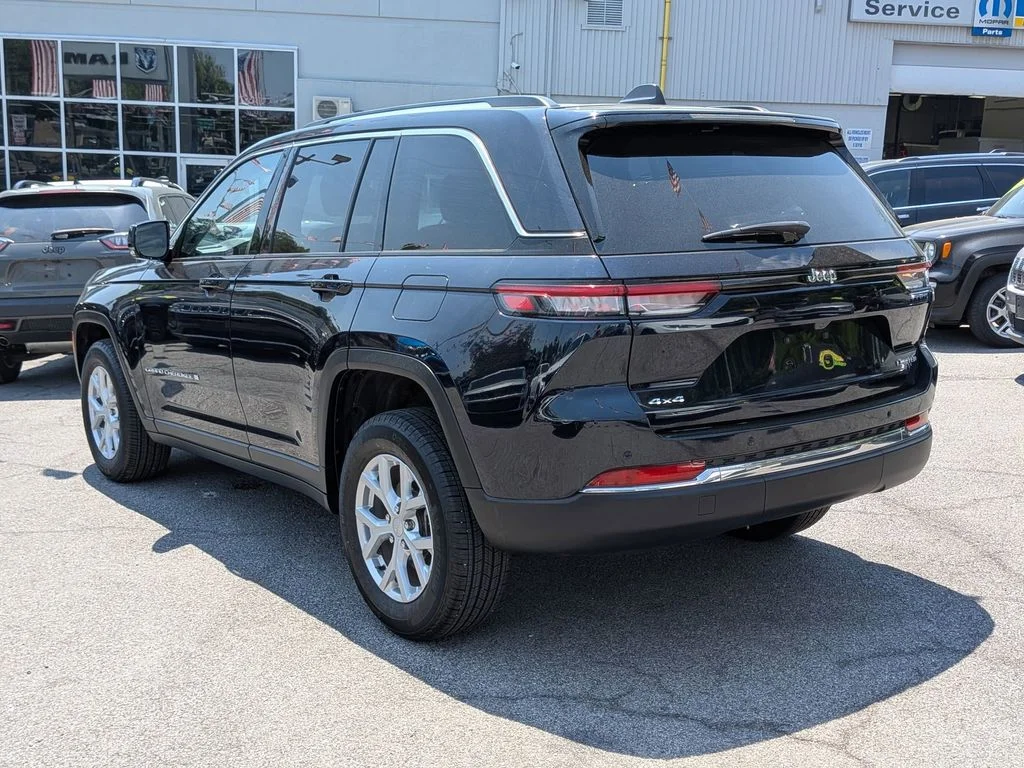 Used 2023 Black Jeep Limited image 10
