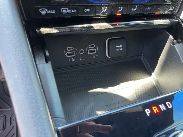 Used 2023 Black Jeep Altitude image 26