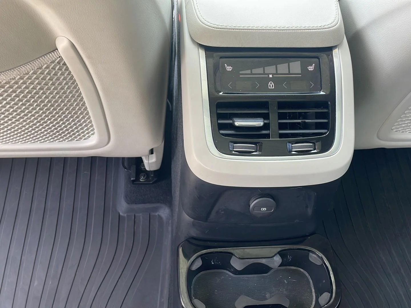 Used 2025 Denim Blue Metallic Volvo Plus image 20