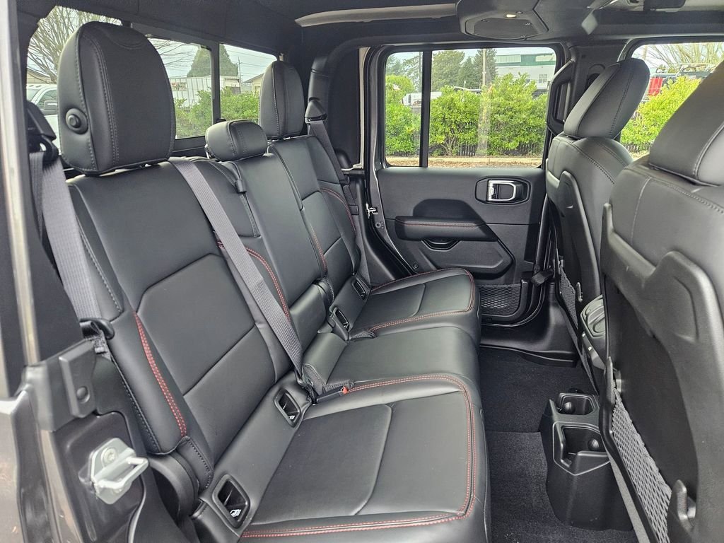 New 2026 Granite Crystal Metallic Clear-Coat Exterior Paint Jeep Rubicon X image 37