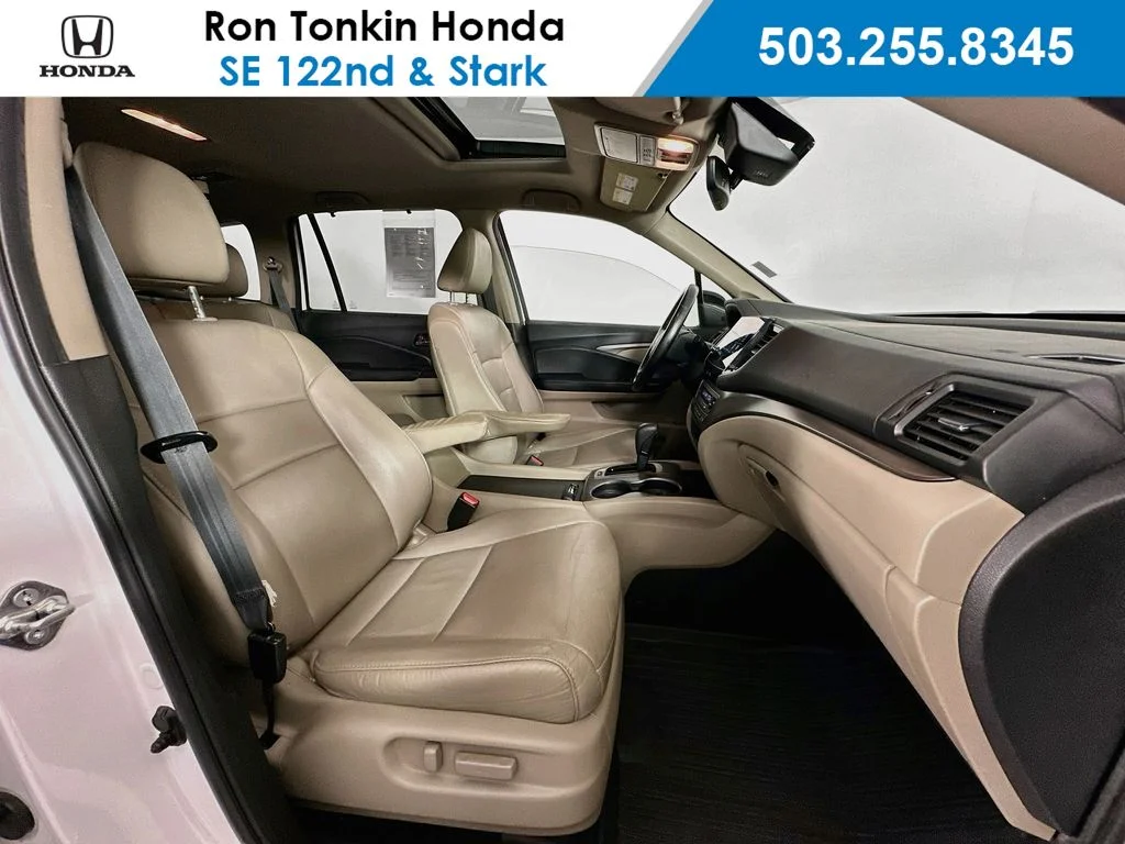 Used 2020 Pearl White Honda EX-L image 31