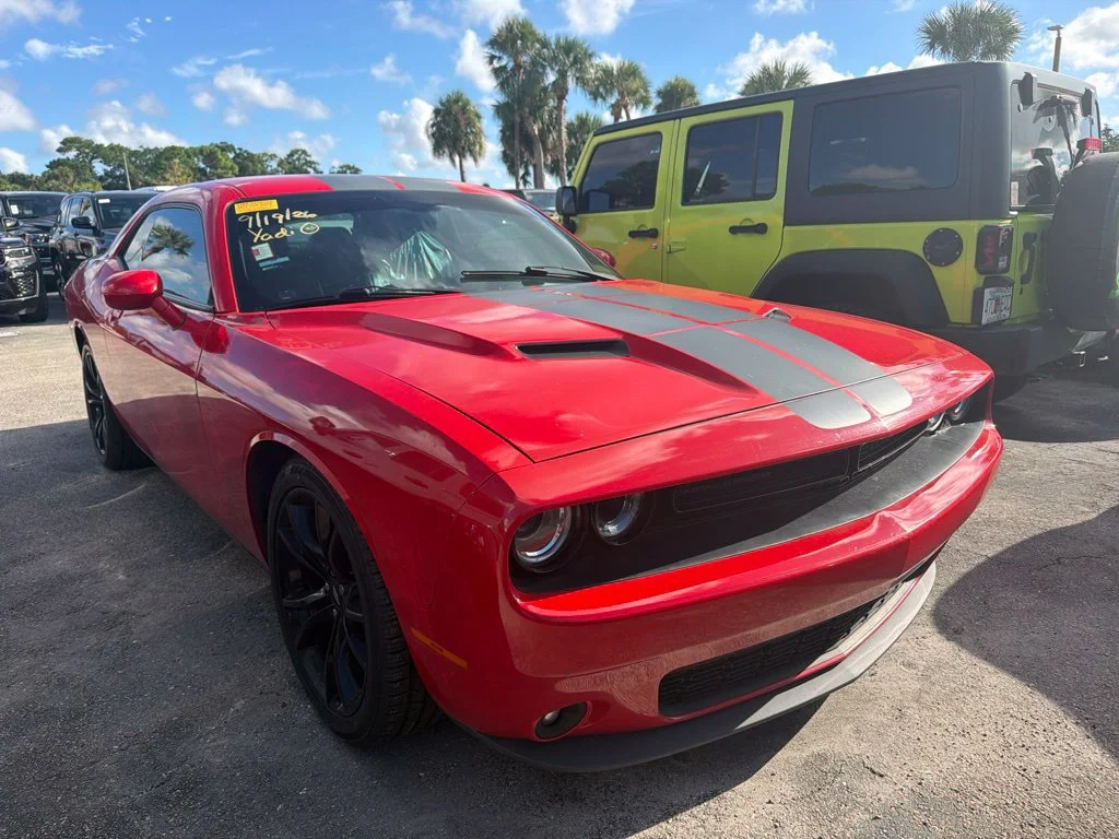 2017 Dodge Challenger SXT Plus