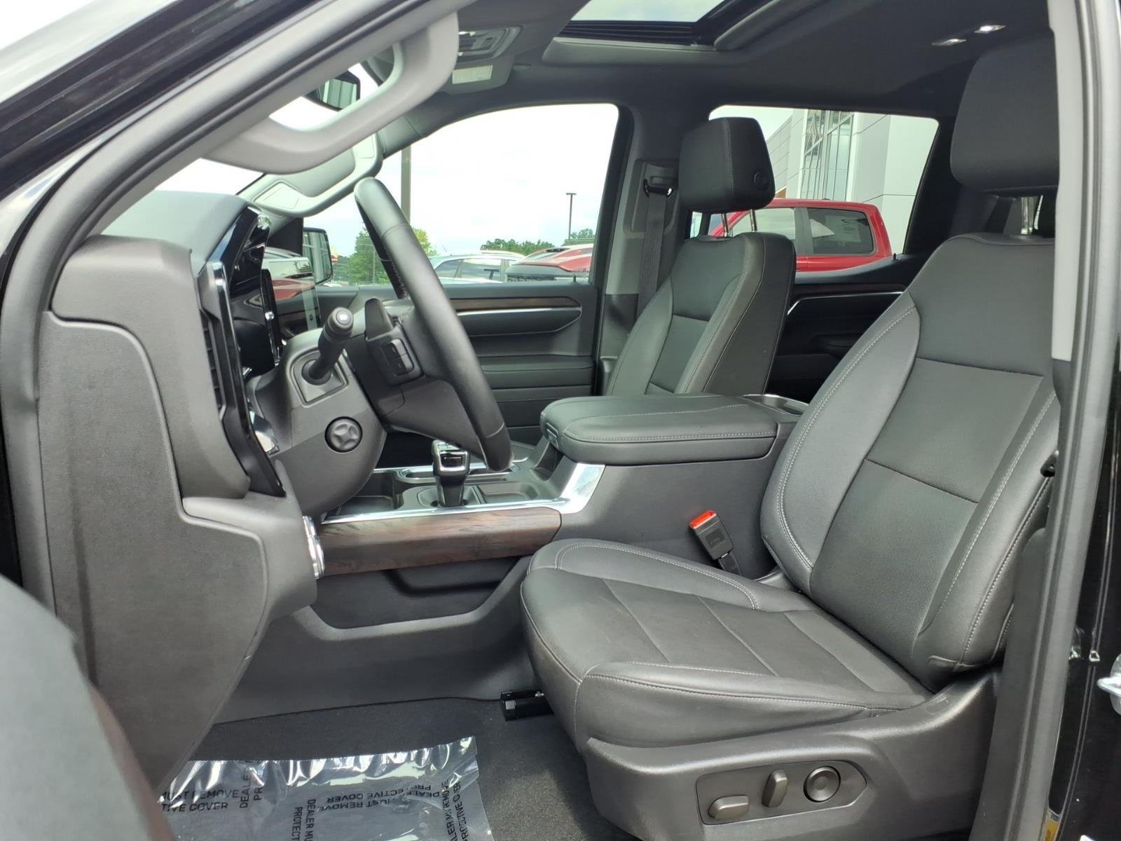 Used 2023 Onyx Black GMC SLT image 17