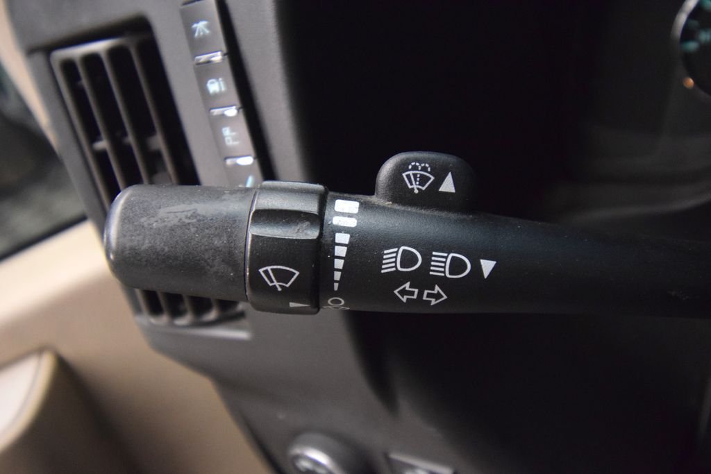Used 2018 Summit White GMC Work Van image 24