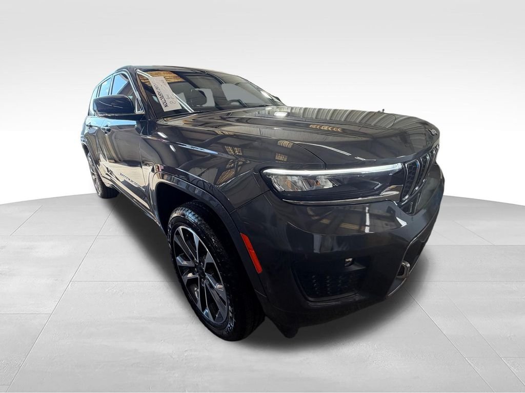 Used 2022 Gray Jeep Overland image 9