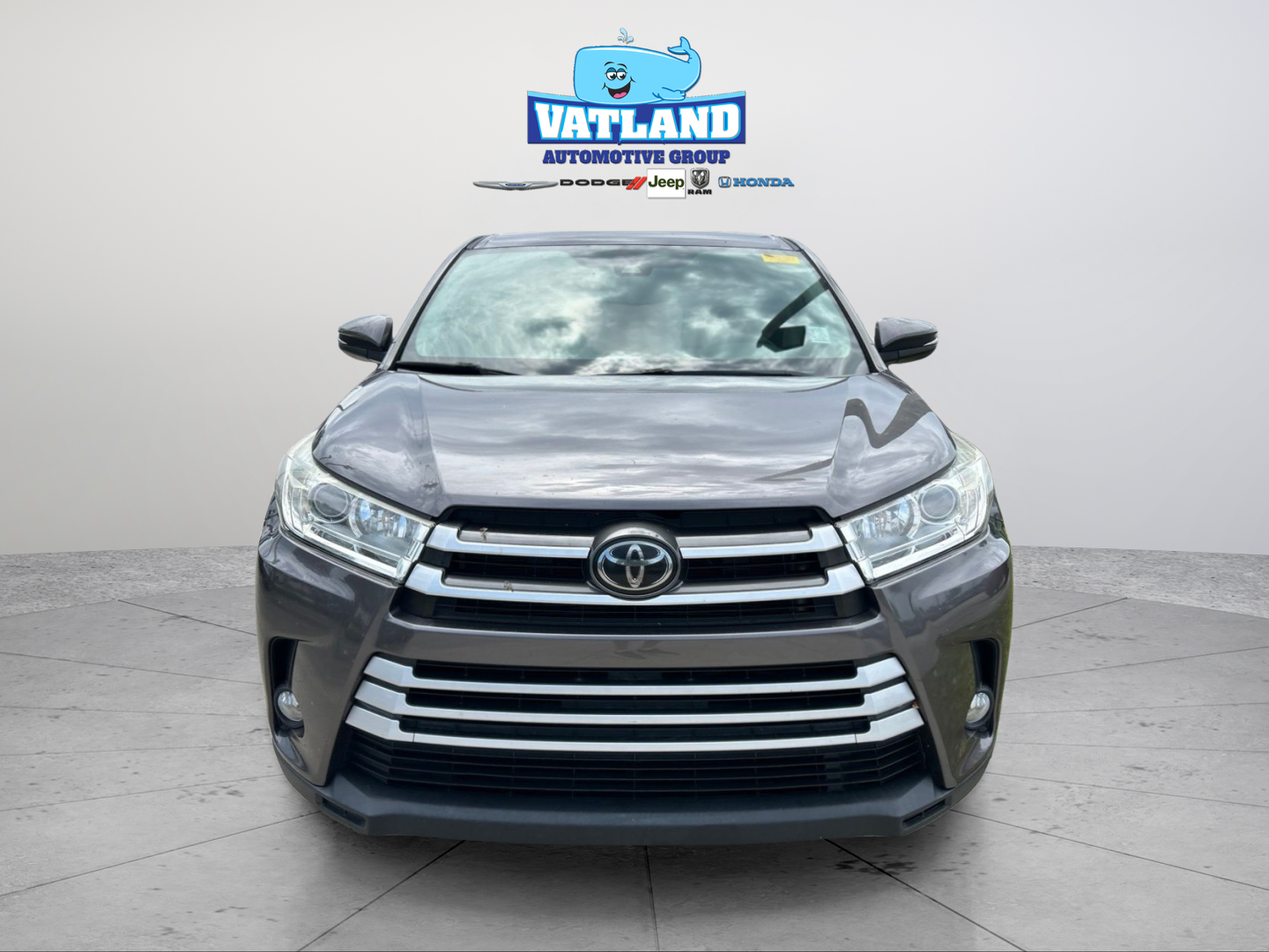 Used 2019 Gray Toyota LE Plus image 21