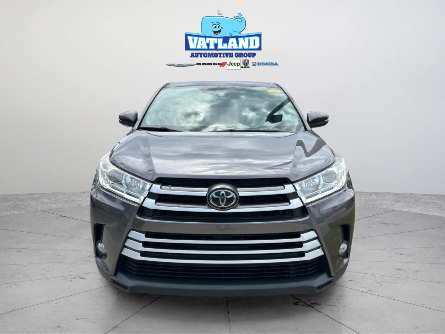 Used 2019 Predawn Gray Mica Toyota LE Plus image 21