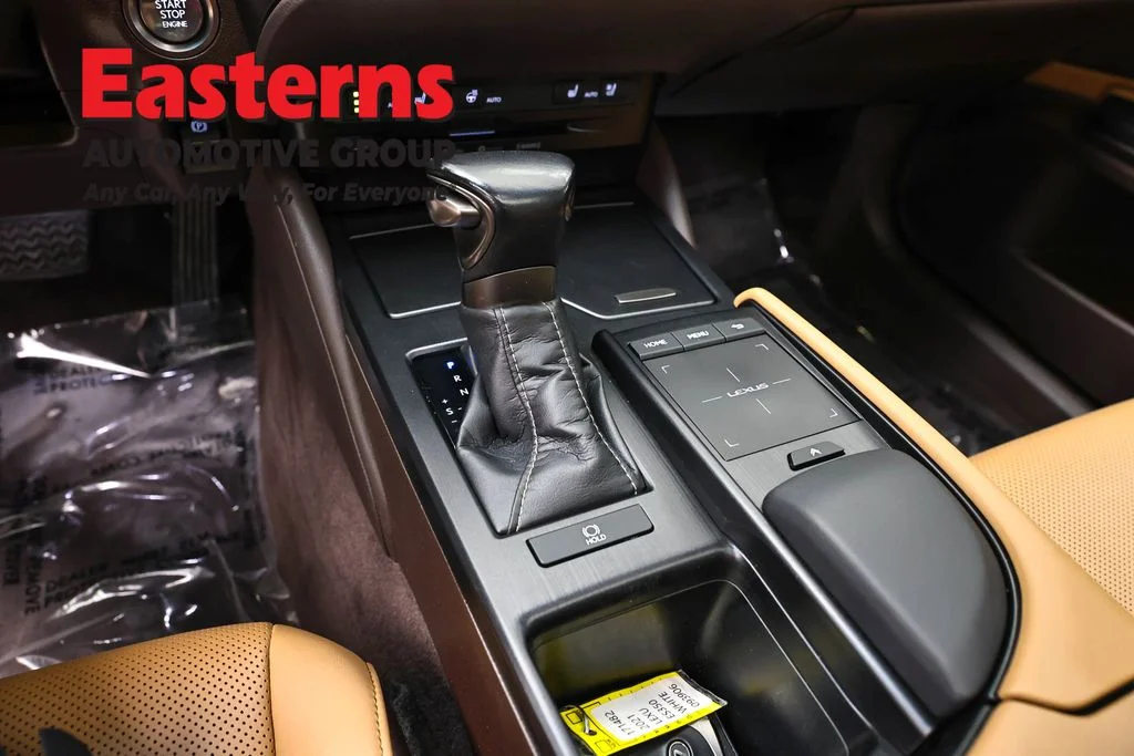 Used 2021 White Lexus 350 image 13
