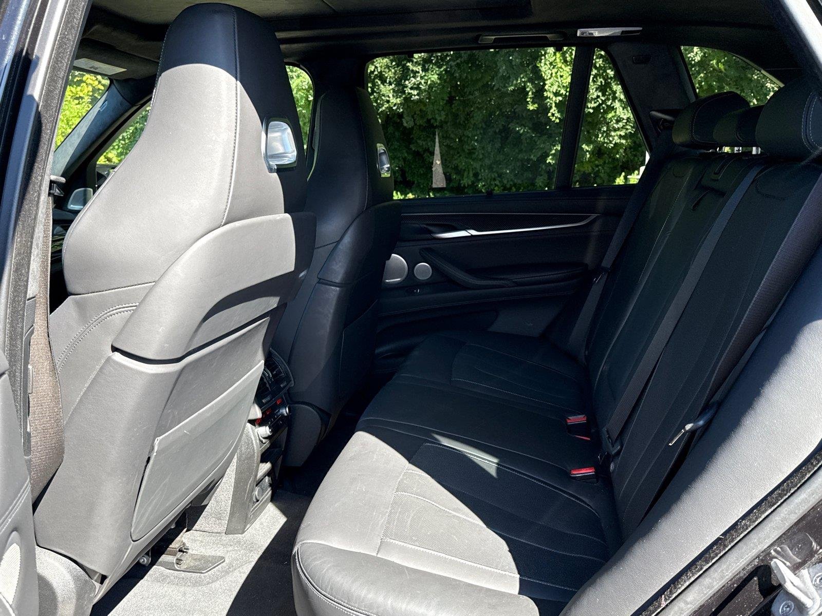 Used 2018 Black Sapphire Metallic BMW  image 22
