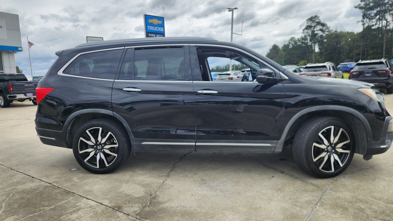 Used 2020 Black Honda Touring 8-Passenger image 2