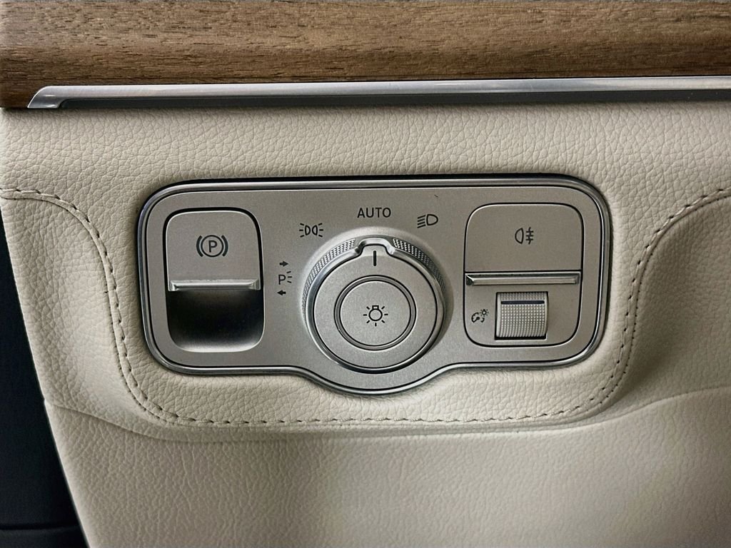 Certified Used 2022 Red Mercedes-Benz GLE 450 image 10