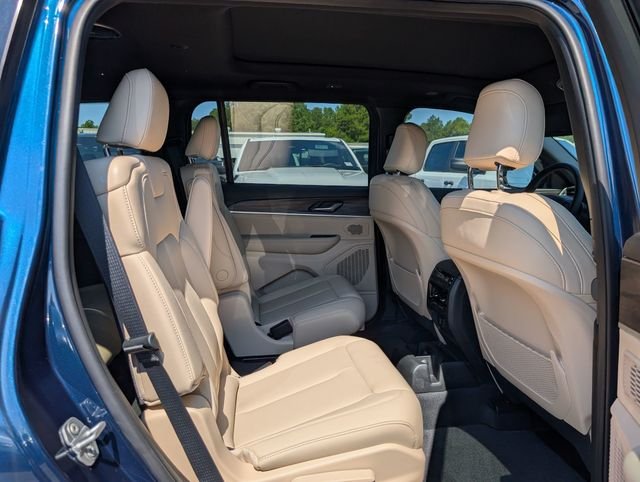 New 2026 Fathom Blue Pearlcoat Jeep Limited image 30