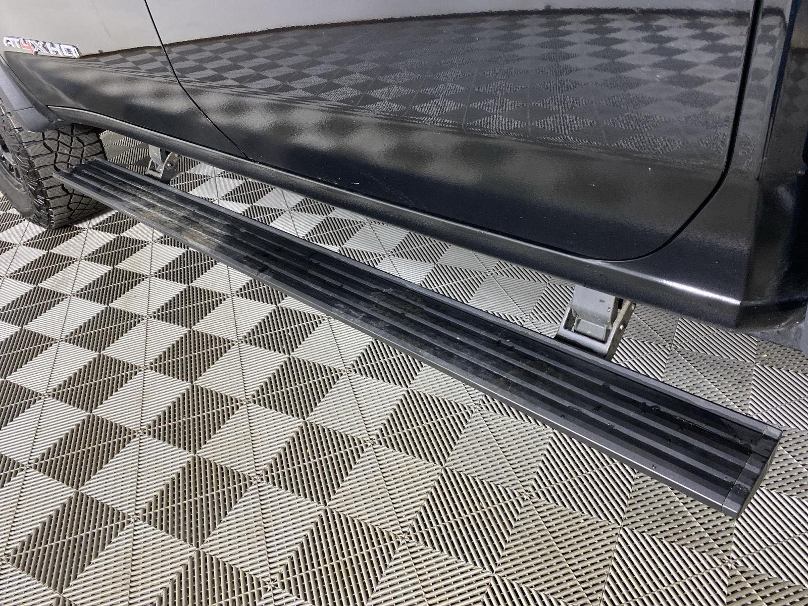 Used 2025 Onyx Black GMC AT4X image 29