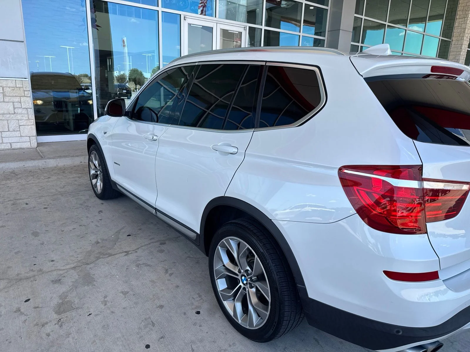 Used 2016 White BMW sDrive28i image 16