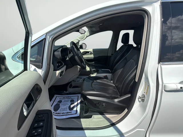 Used 2023 White Chrysler Touring L image 10